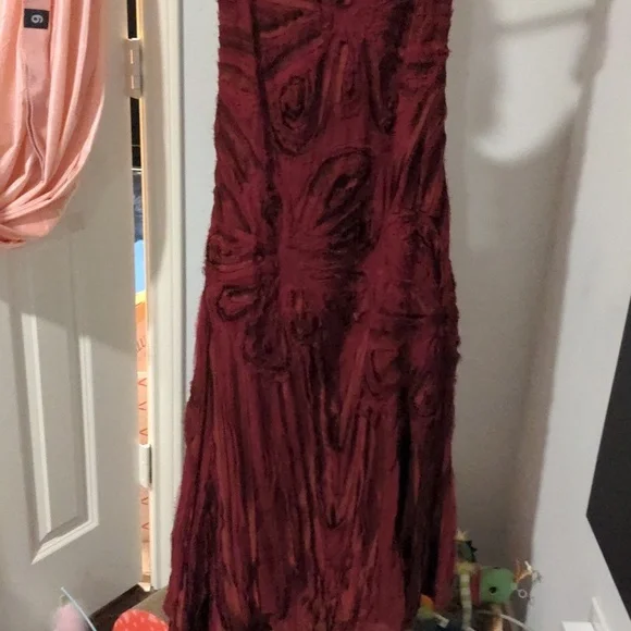 DKNY raw silk red gown - Picture 4 of 11